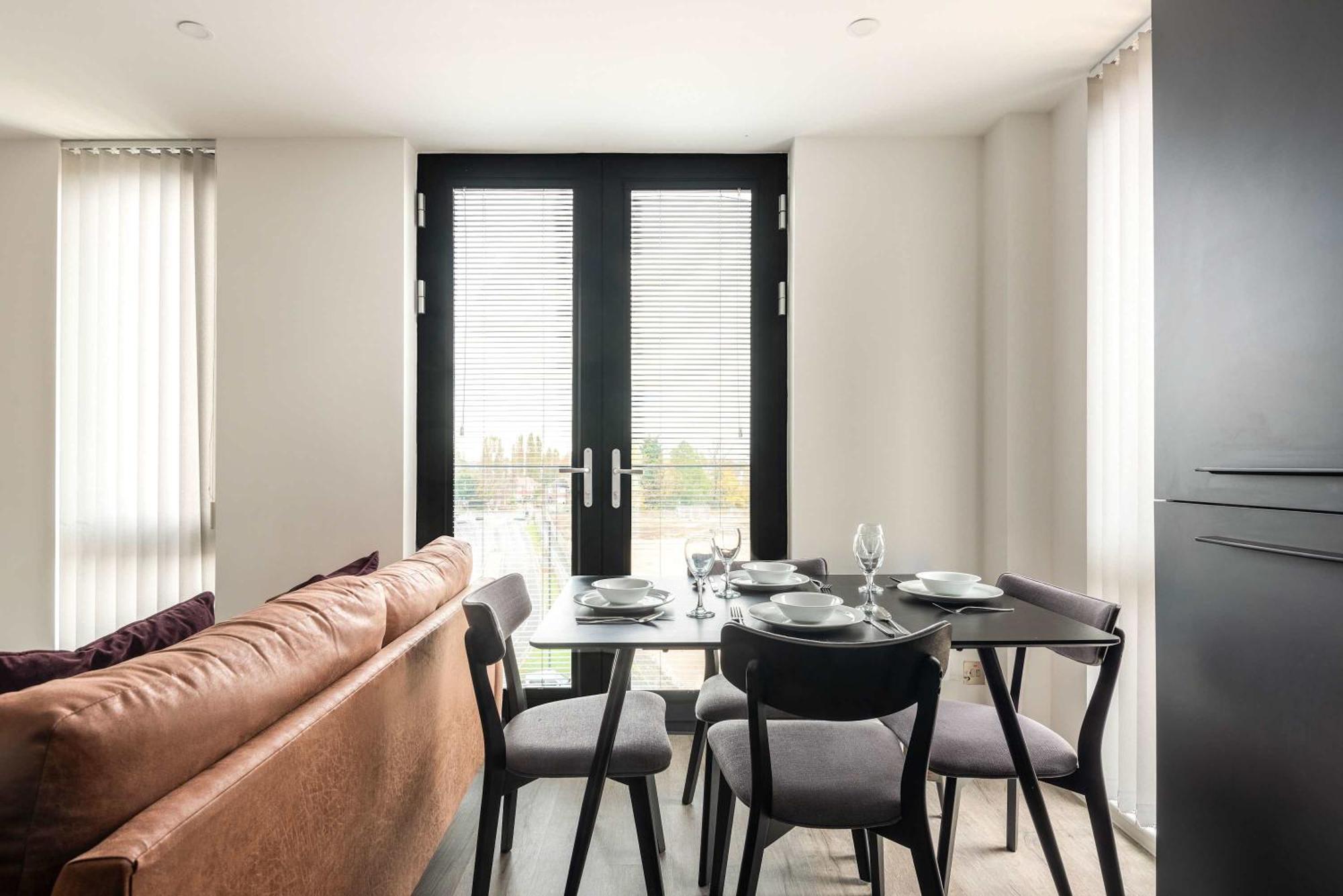 Stayzeni, Ouse Court Spacious 2 Bed Flat * York